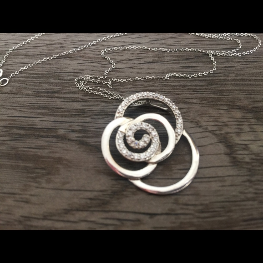 White Gold Rose Necklace